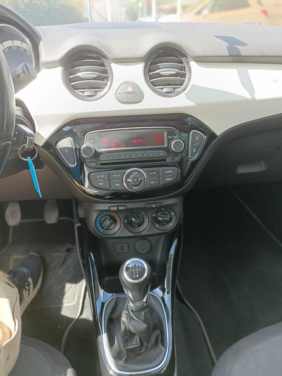 Opel Adam 1.2 70 CV Glam