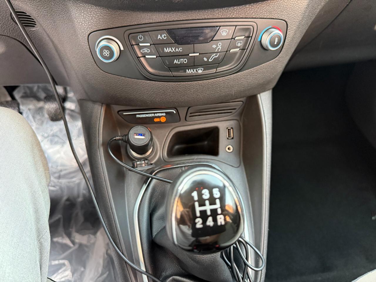 Ford Tourneo Courier 1.0 EcoBoost 100 CV Titanium