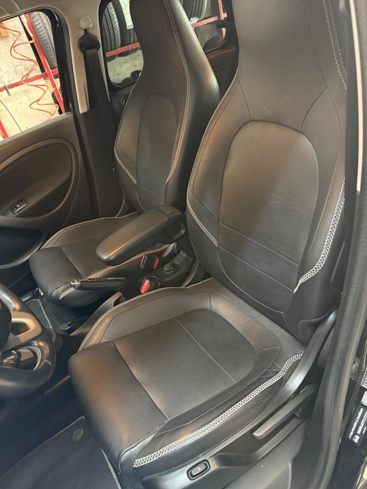 Smart ForFour BRABUS Xclusive 109 CV PELLE ITALIANA