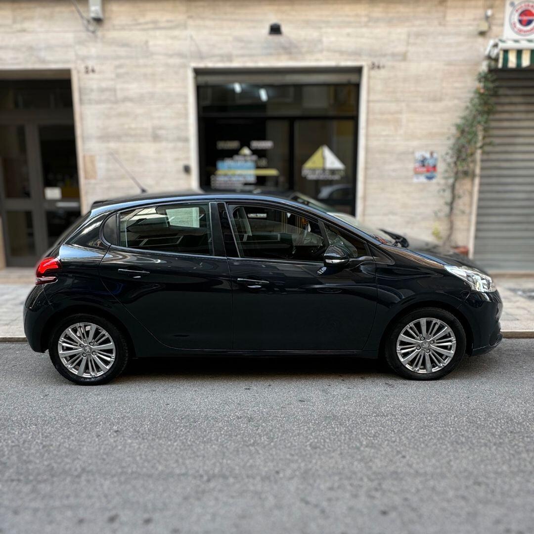 Peugeot 208 2017 **NEOPATENTATI**