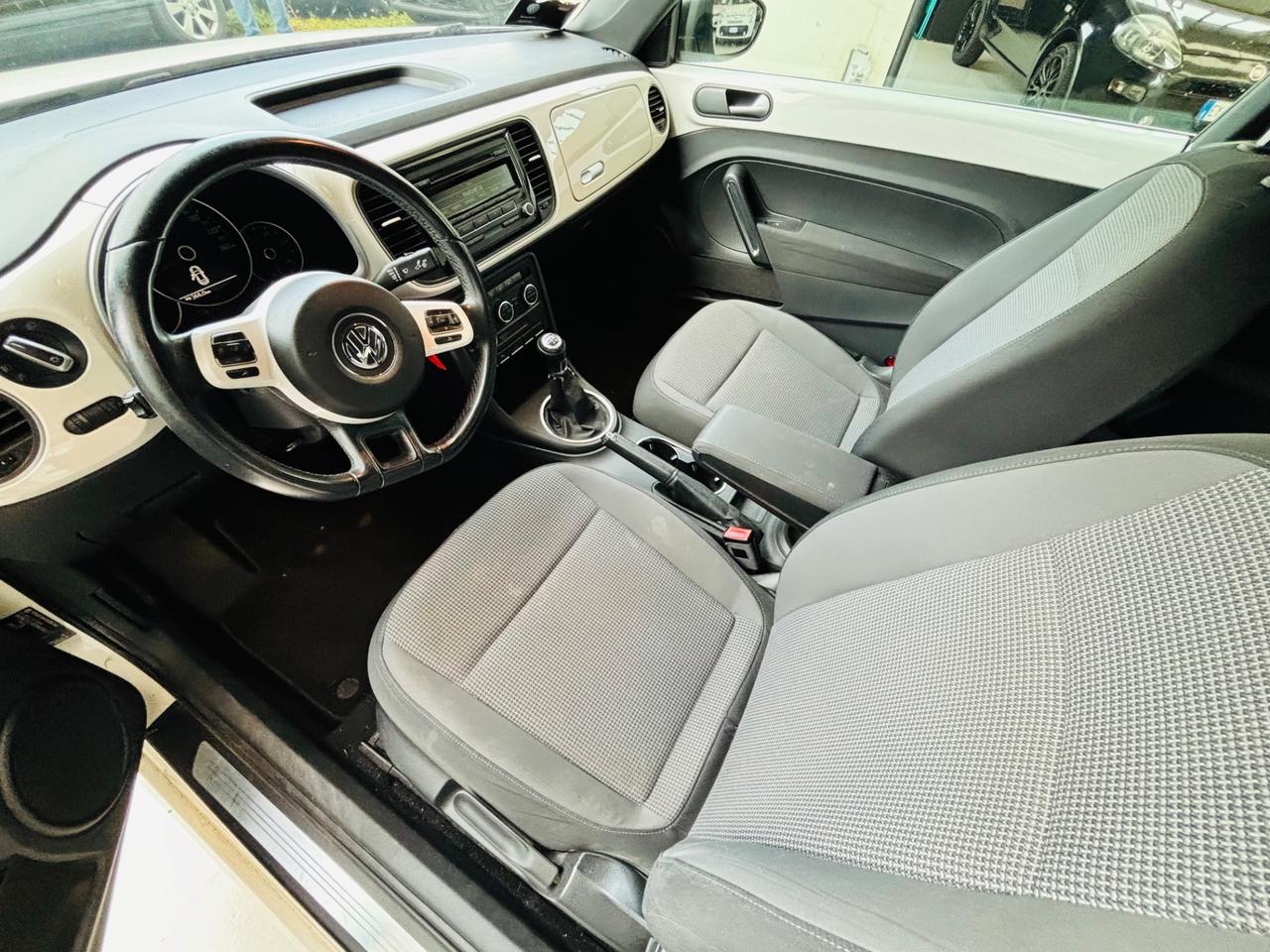 Volkswagen Maggiolino 1.6 TDI DSG Design