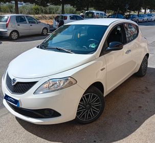 Lancia Ypsilon 1.2 69 CV 5 porte Silver