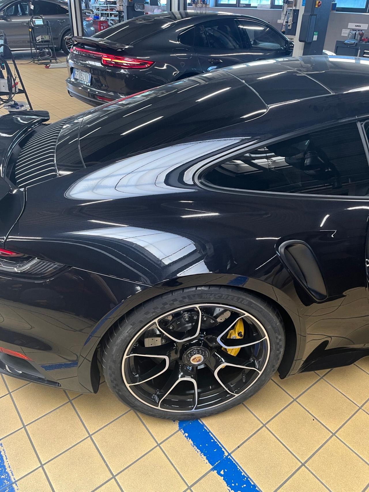 Porsche 911 992 turbo s 650 cavalli