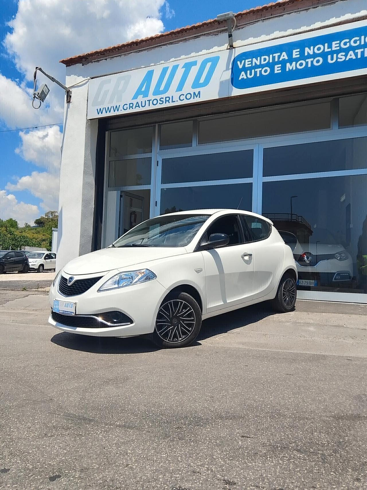 Lancia Ypsilon 1.2 69 CV 5 porte S&S Platinum