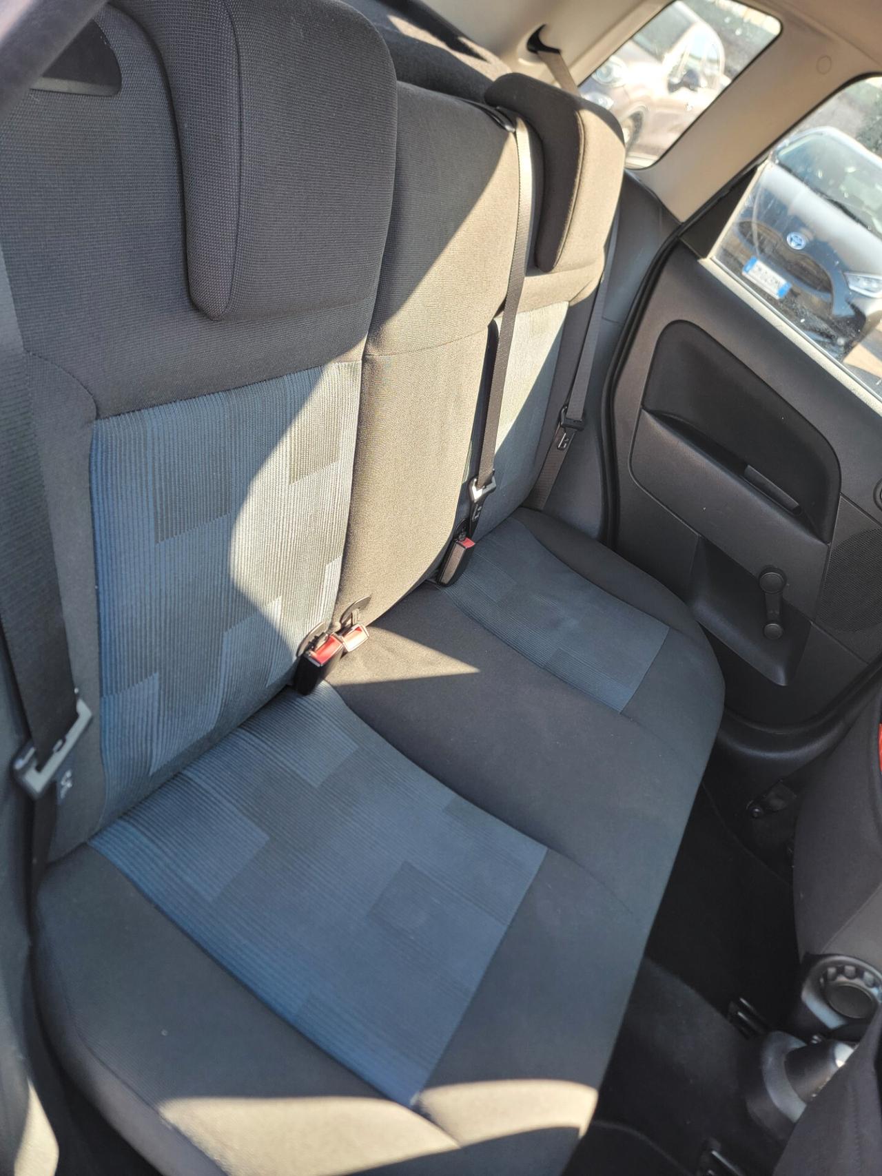 Ford Fiesta tdci 1.4 titanium 5 porte