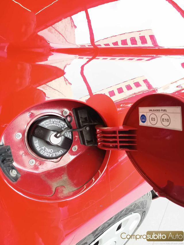 FIAT 500 1.0 Hybrid Red