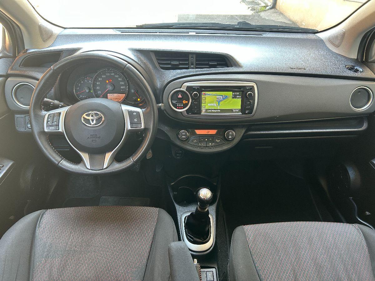 TOYOTA - Yaris - 1.4 D-4D 5p. Lounge NAVI TELECAMERA