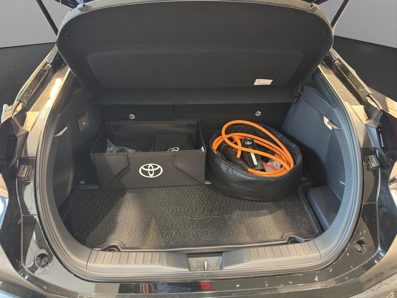 Toyota C-HR 2.0 phev Trend fwd e-cvt