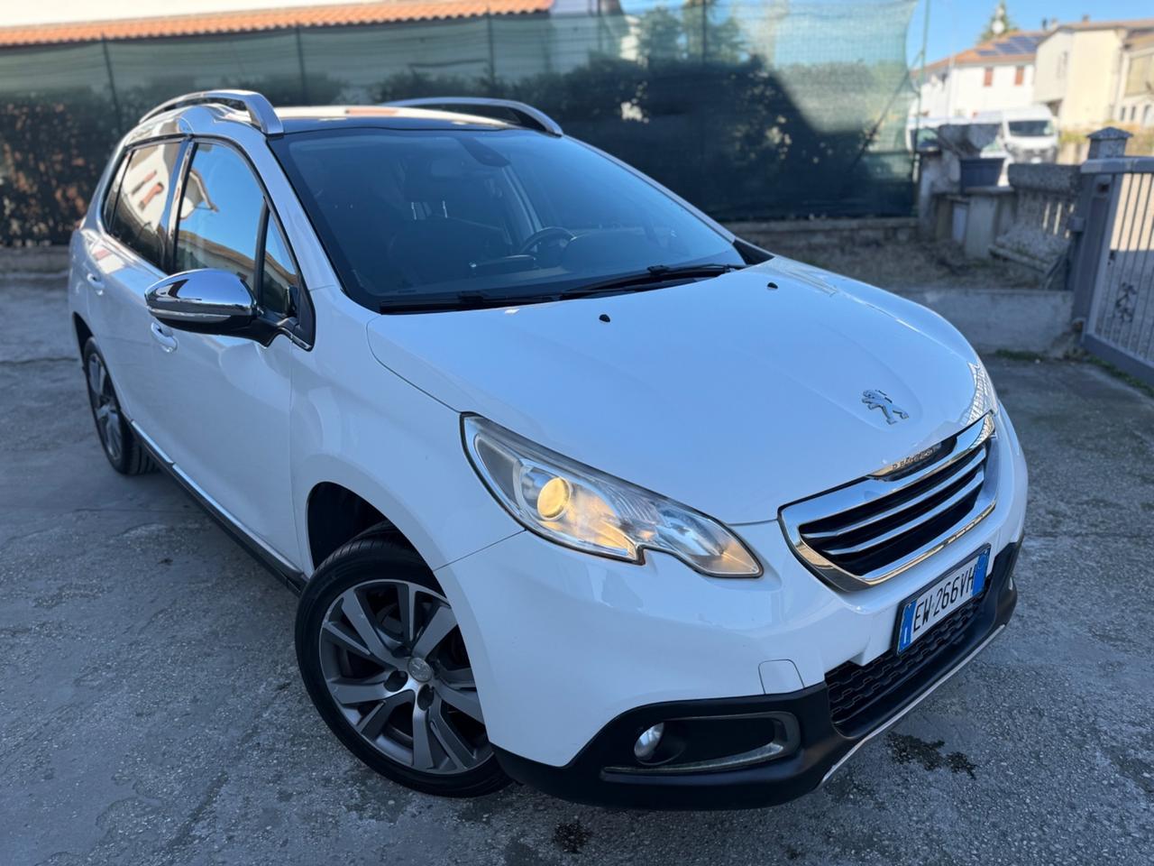 Peugeot 2008 1.6 Benzina FULL OPT 2014 TETTO PANORAMICO