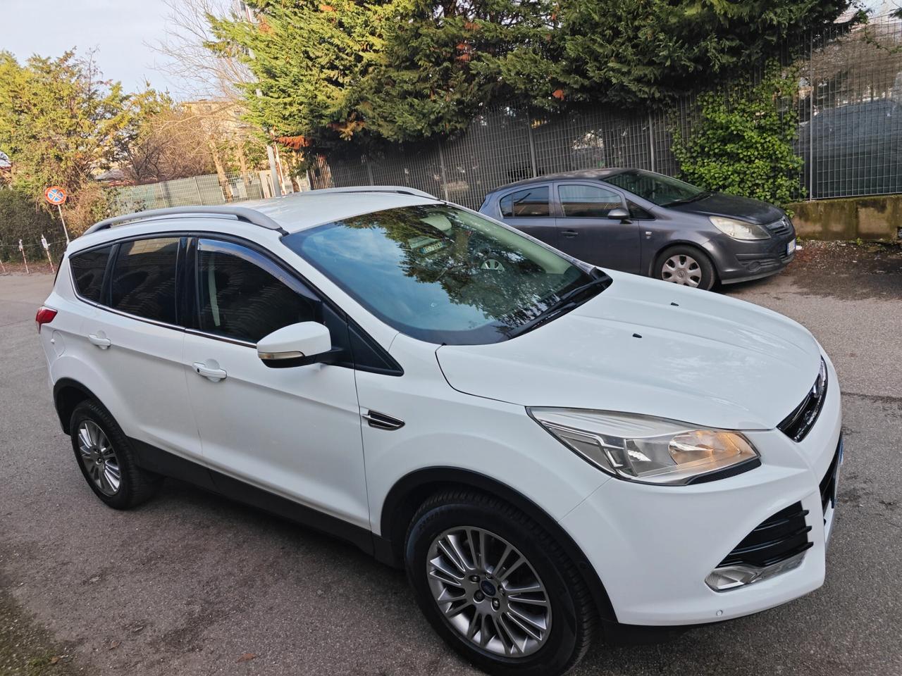 Ford Kuga 2.0 TDCI 140 CV 4WD Titanium