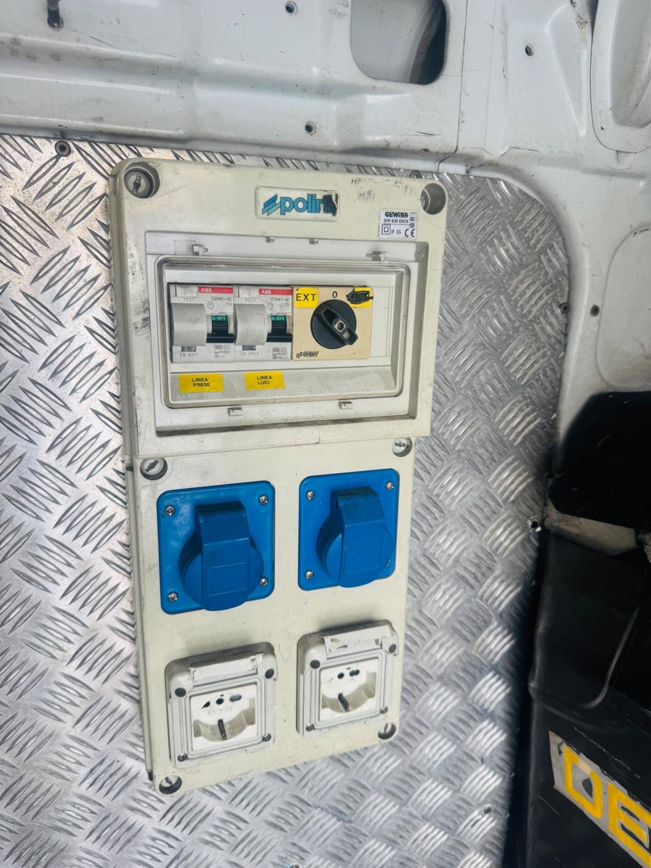 Iveco Daily IVECO*DAILY*2.8 TURBO*150 CV*GEMELLARE*OFFICINA MOBILE*