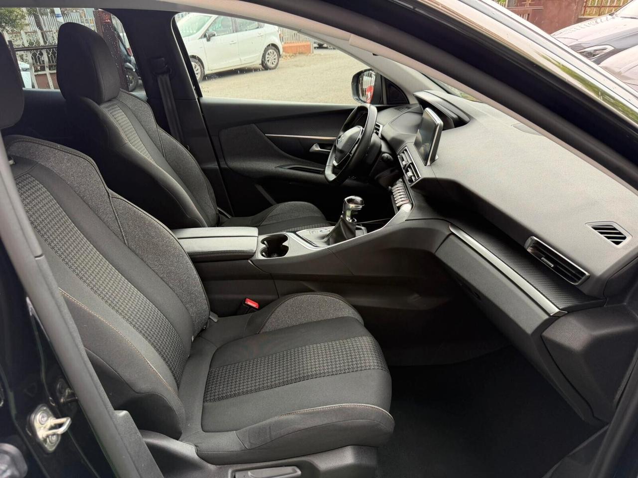 Peugeot 3008 BlueHDi 131CV Allure anno 12/2022 Permute Garanzia Finanziamenti