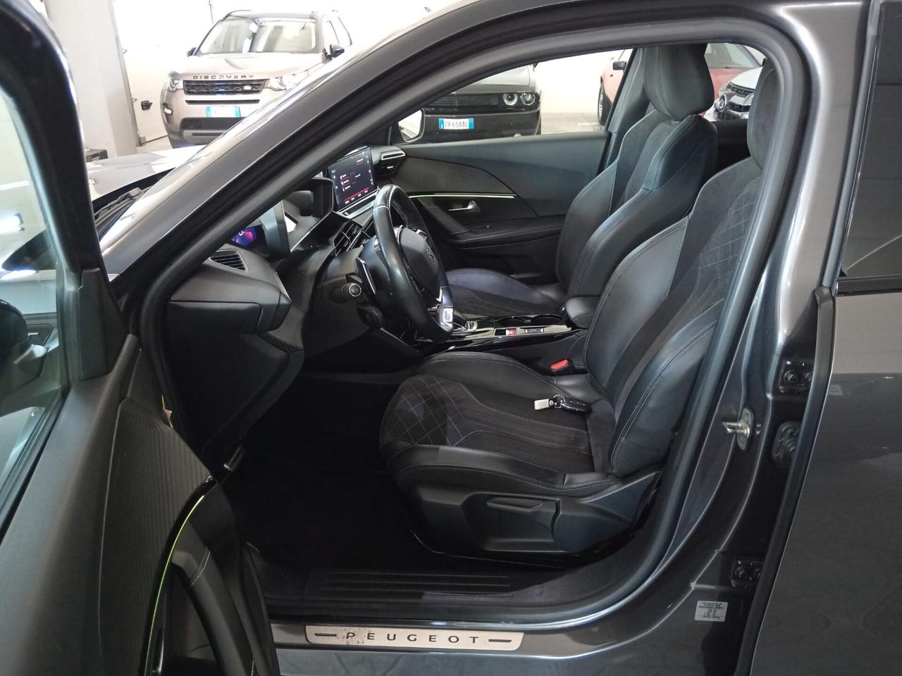 Peugeot 2008 PureTech 155 S&S EAT8 GT
