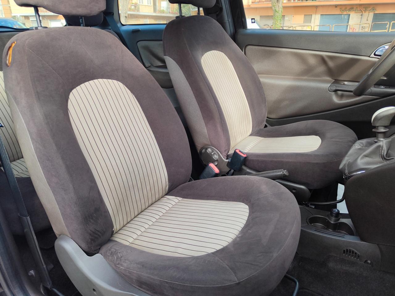 Lancia Ypsilon 1.2 Oro