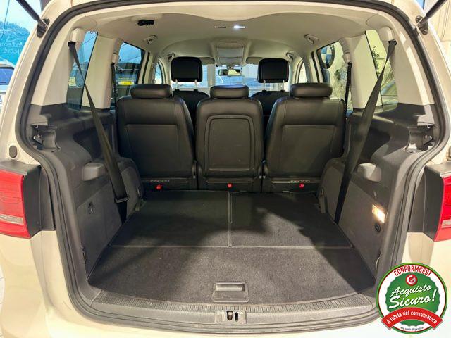 VOLKSWAGEN Touran 2.0 TDI 140CV DSG Highline *NEOPAT*7 POSTI*PELLE*