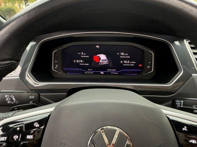 VOLKSWAGEN Tiguan 2.0 TDI 150 CV SCR DSG R-Line PANORAMA