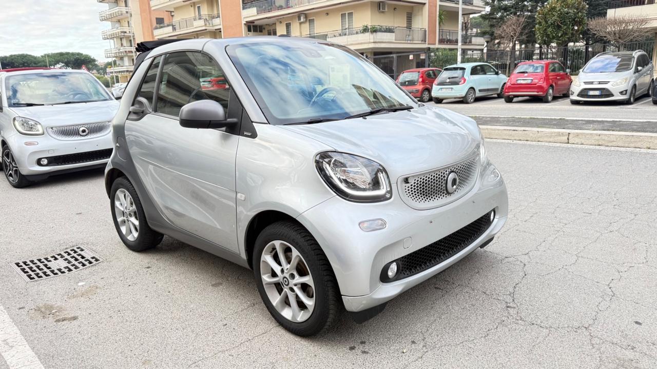 Smart ForTwo 90 0.9 T twinamic cabrio Passion LED NAVI BRACCIOLO BLUETOOTH PDC