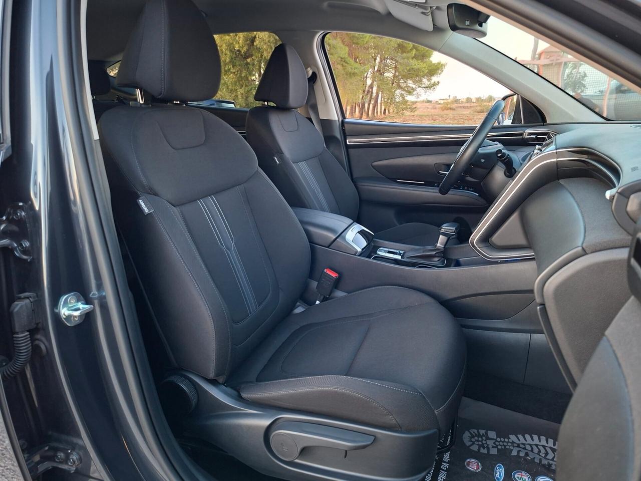 HYUNDAI TUCSON 1.6 CRDI-136cv*B-LED*NAVY*RADAR