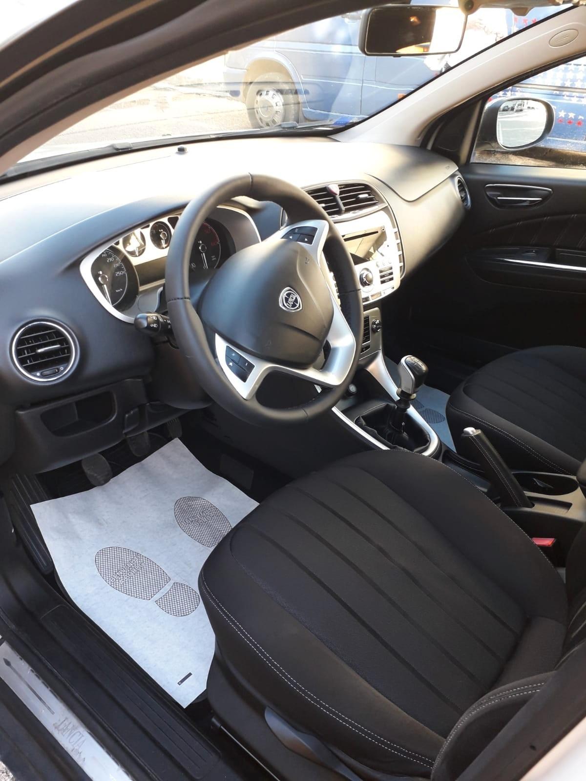 Lancia Delta 1.6 MJT DPF Argento