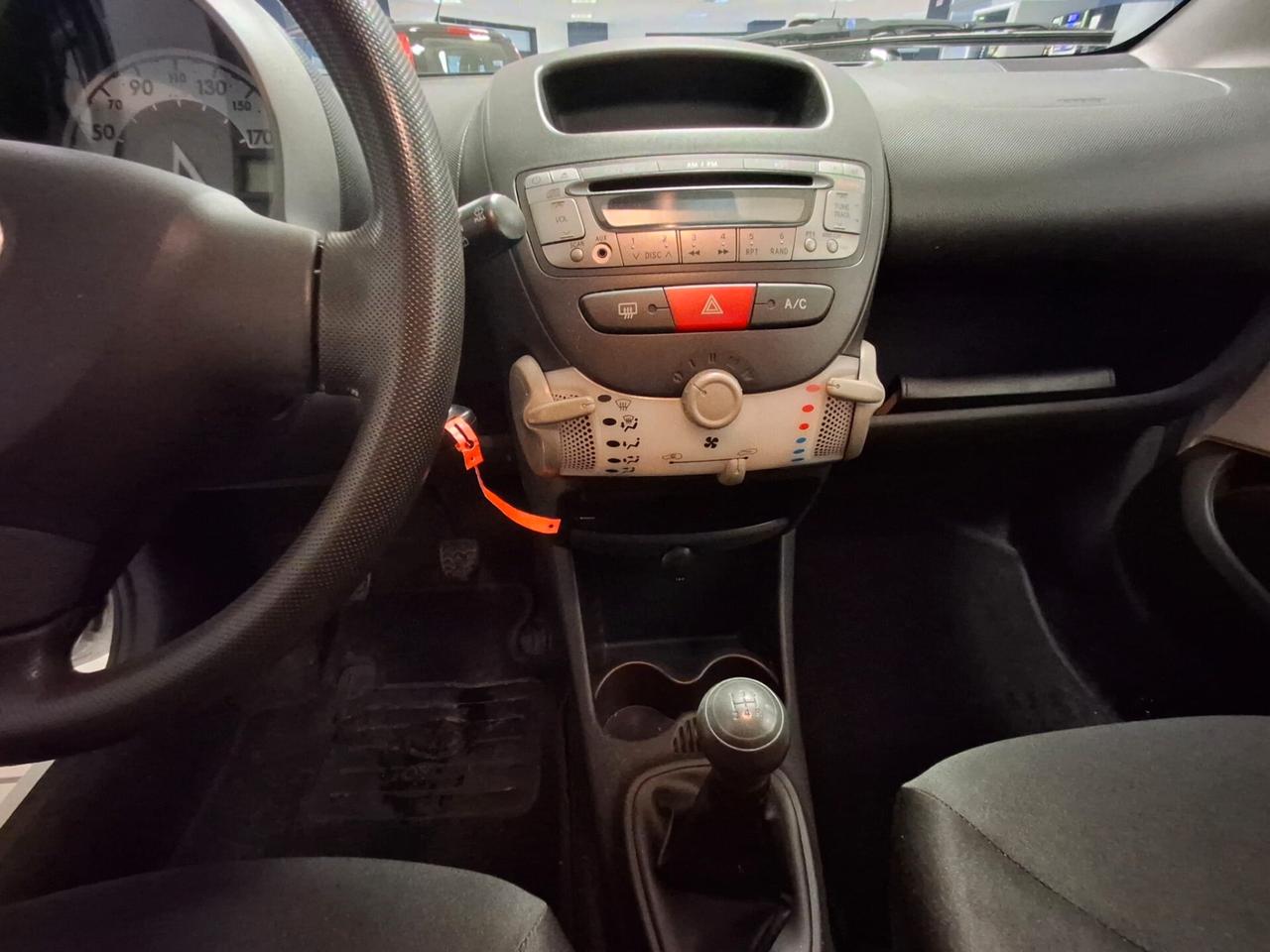 Toyota Aygo 1.0 12V VVT-i 5 porte Sol Connect