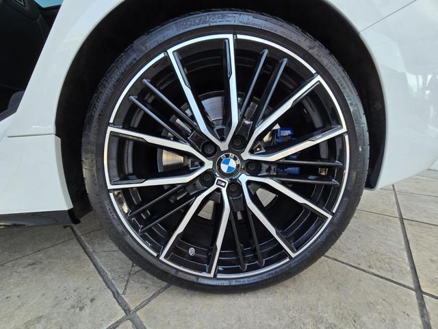 BMW M135 i xDrive M PERFORMANCE PANORAMA FULL LED 19"