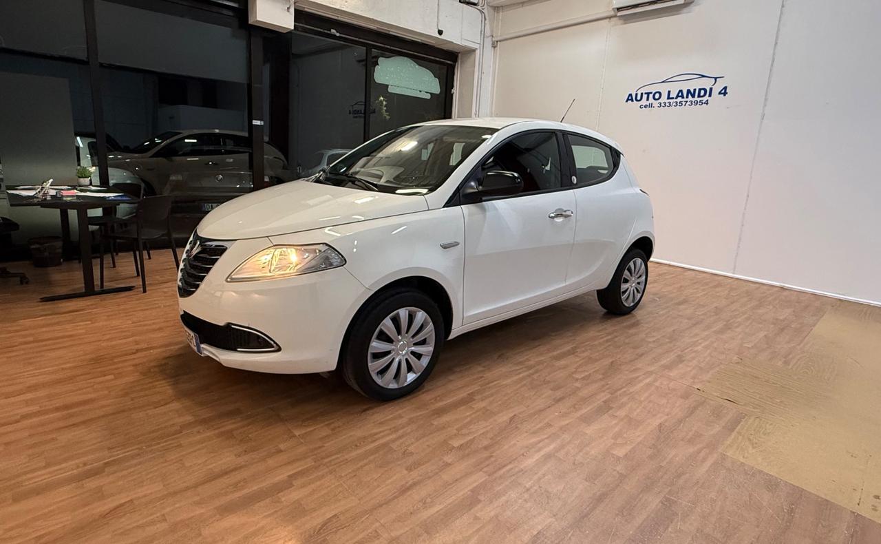 Lancia Ypsilon 0.9 TwinAir 85 CV 5 porte Metano Ecochic Gold