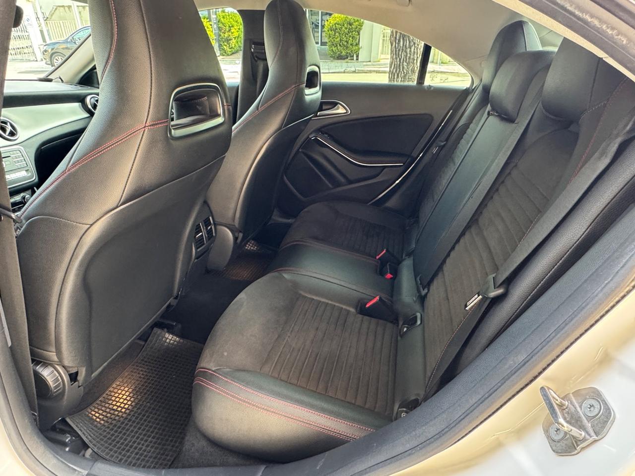 Mercedes-benz CLA 200 d Premium