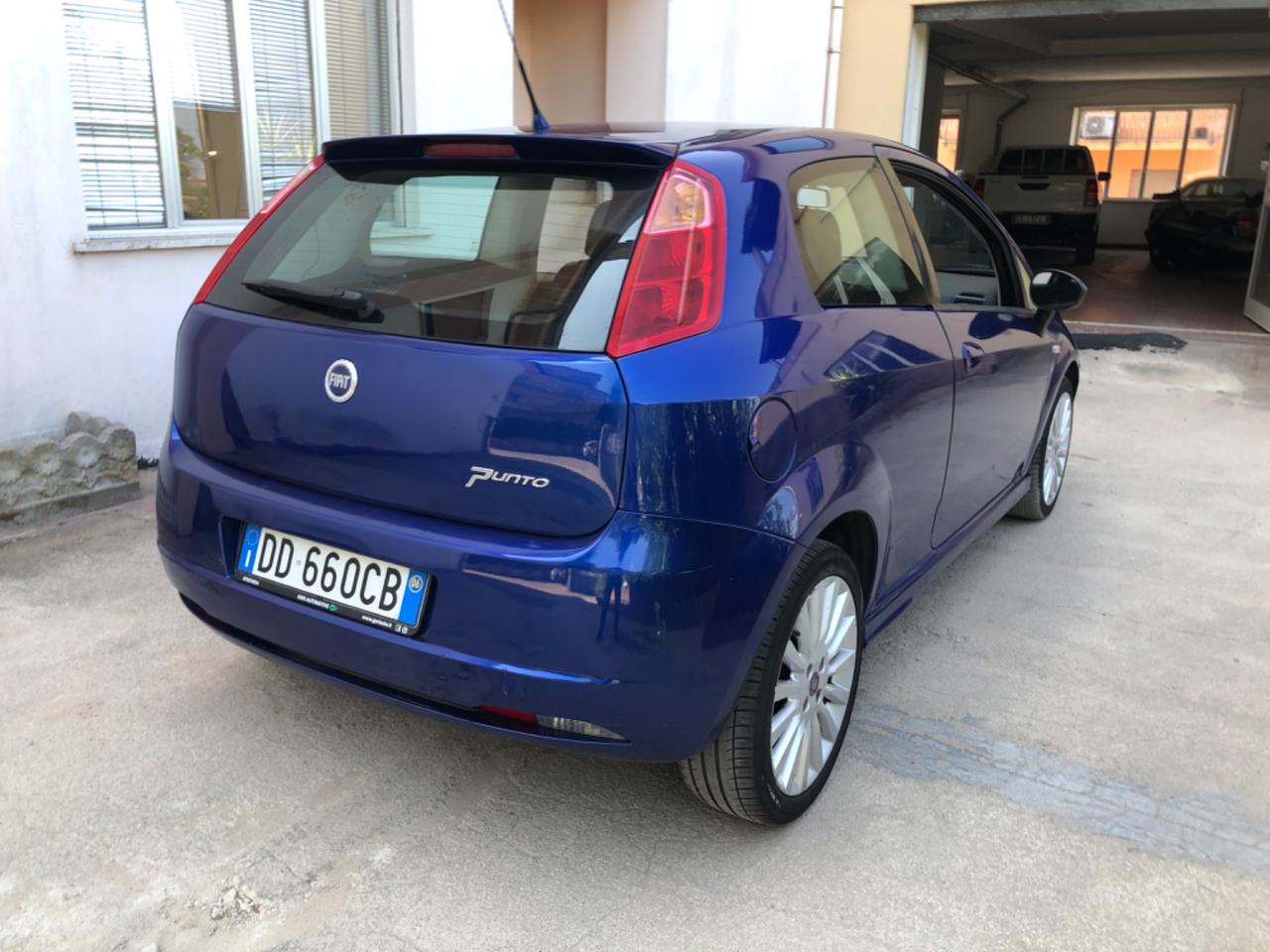 Fiat Grande Punto Grande Punto 1.4 Starjet 16V 3 porte Dynamic