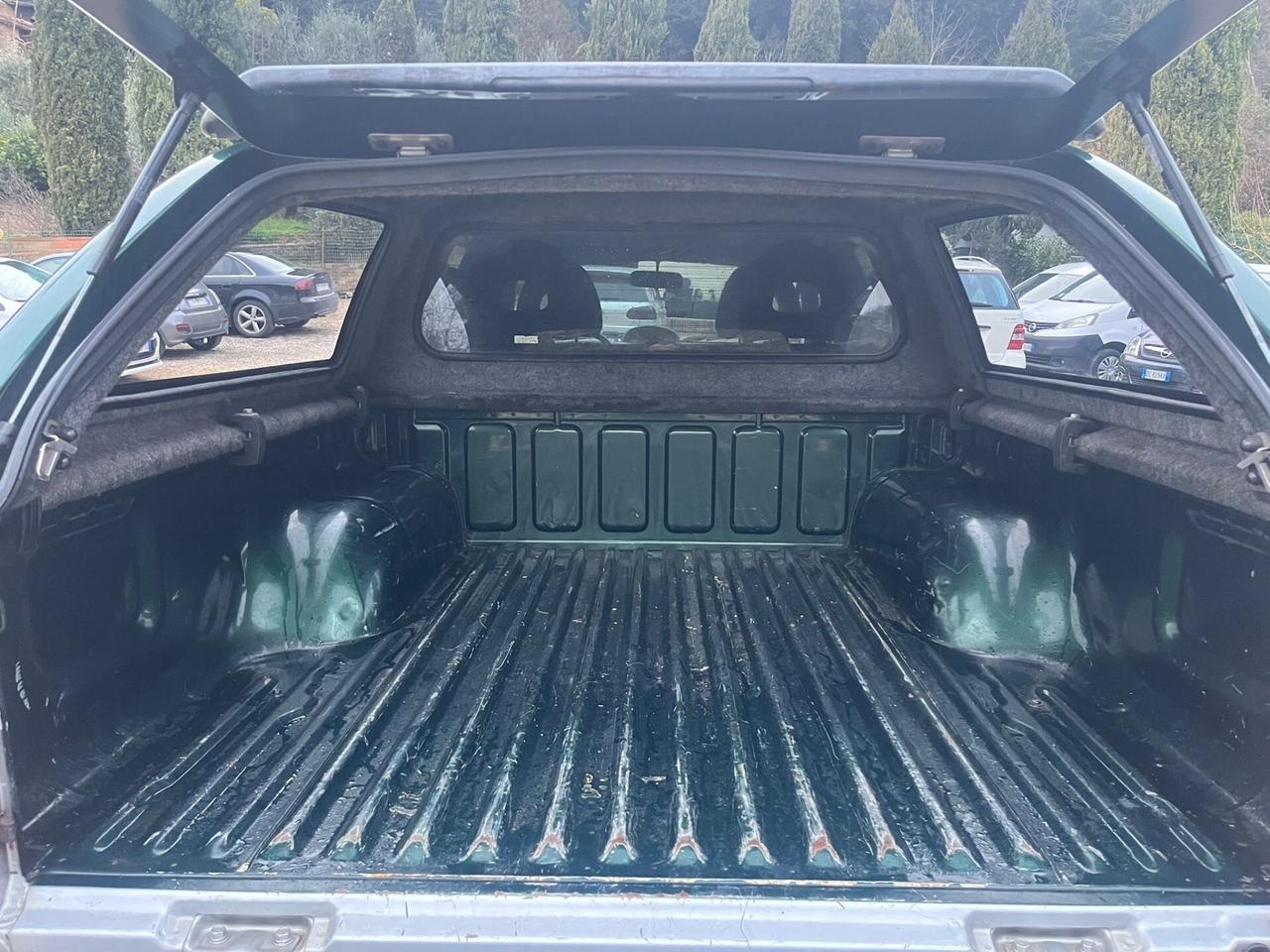 Mitsubishi L200 2.5 Diesel - 4x4 - Pick-Up Cabina