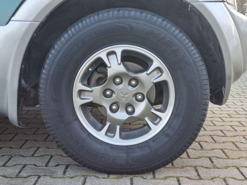 Mitsubishi Pajero Pajero 3.2 16V DI-D 3p. GLS