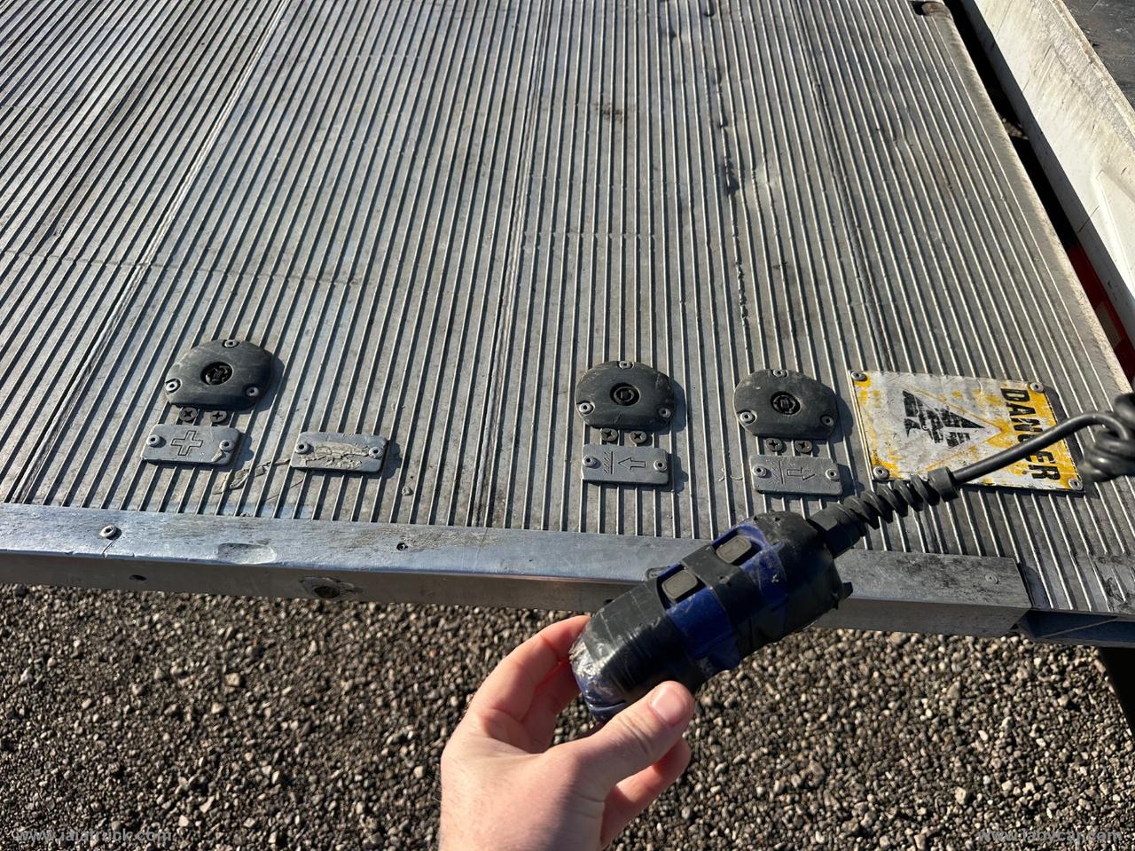 Transit 330 2.4 TD/90 TELONATO + SPONDA IDRAULICA