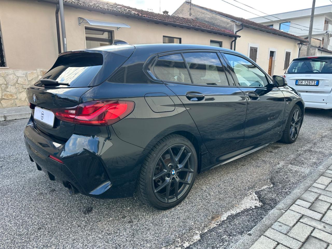 Bmw 118 118d 5p. Msport