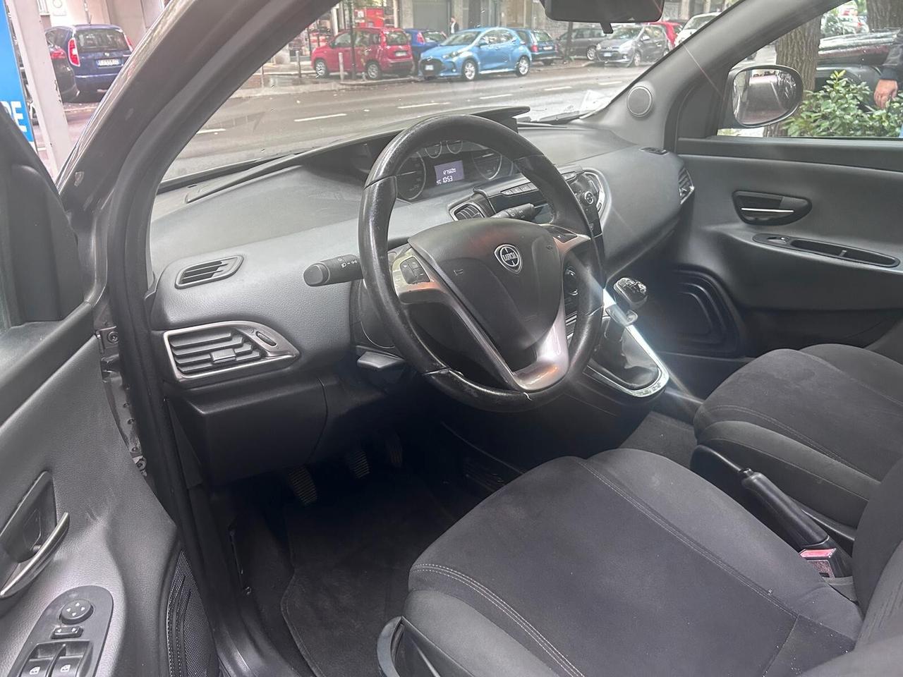 Lancia Ypsilon 1.2 69 CV 5 porte GPL Ecochic Gold