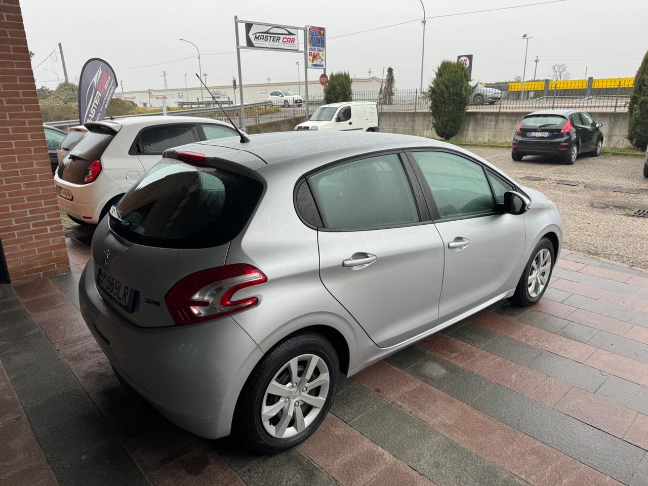 Peugeot 208 1.2 VTi 82 CV 5 porte Allure Neopatentati