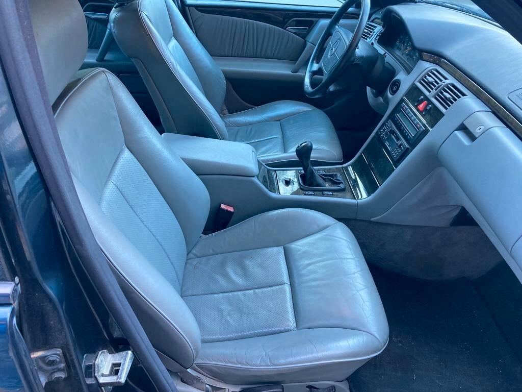 Mercedes-benz E 200 cat Classic
