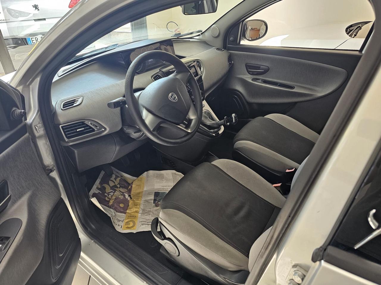 Lancia Ypsilon 1.2 69 CV 5 porte S&S Gold