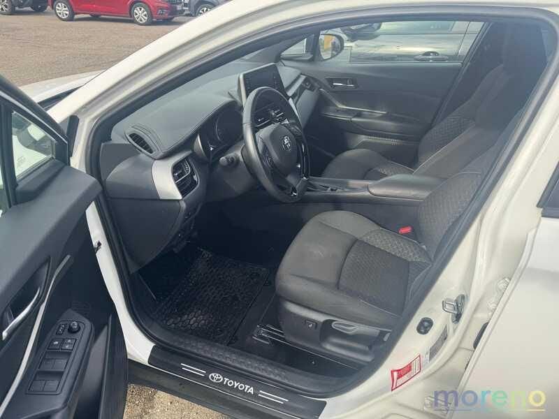 Toyota C-HR 1.8h Business e-cvt