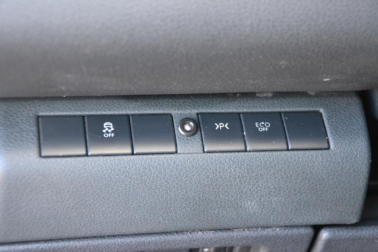 Peugeot 3008 1.6 HDi 120CV ALLURE **EURO6B**NAV+PEL+TETTO+RCAM+