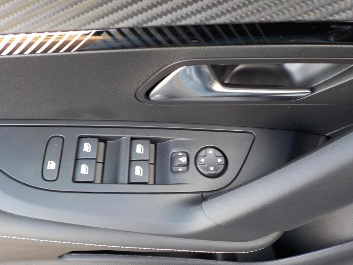 Peugeot 2008 PureTech 100 S&S Allure