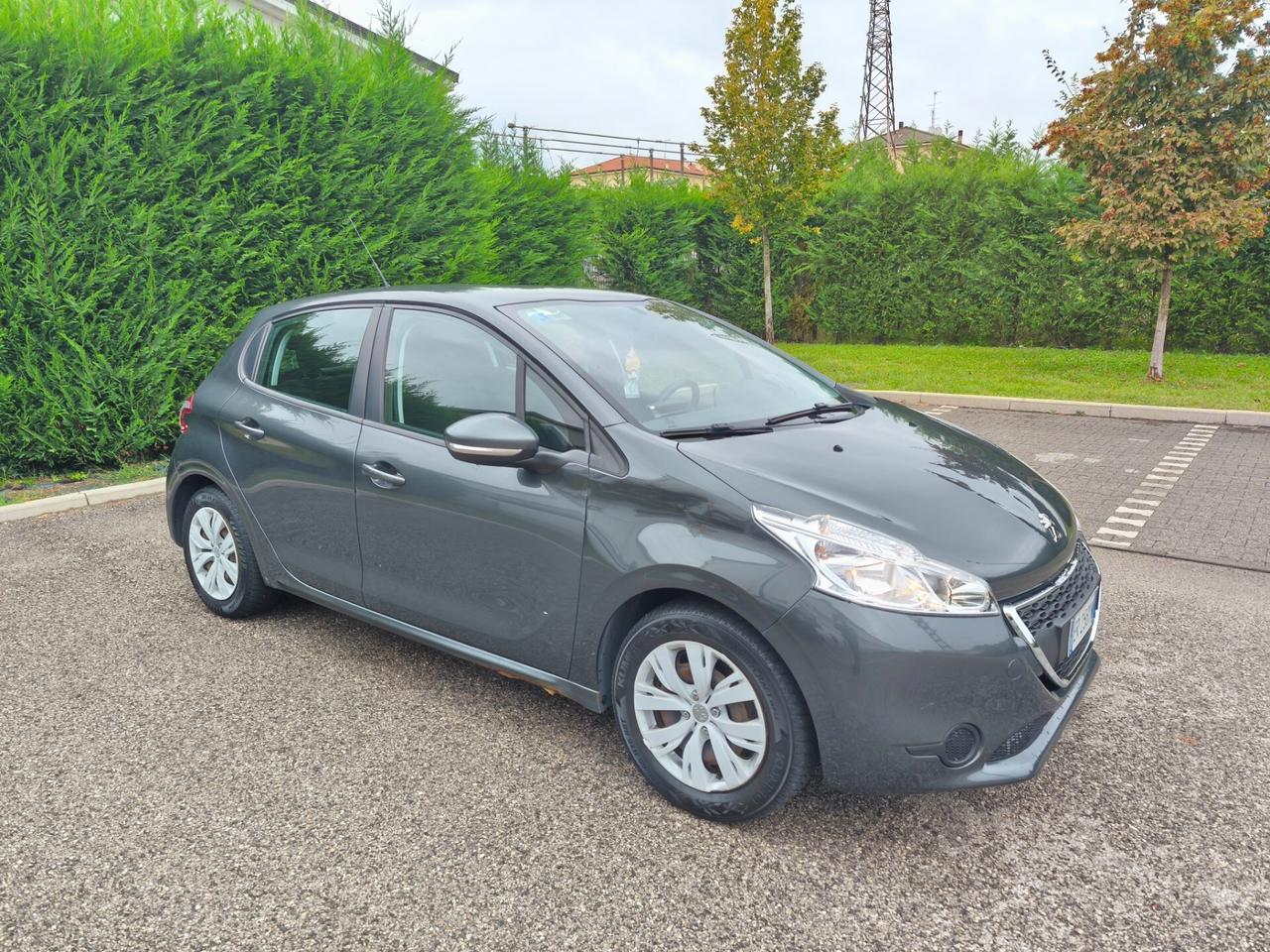 Peugeot 208 1.2 NEOPATENTATI GARANZIA