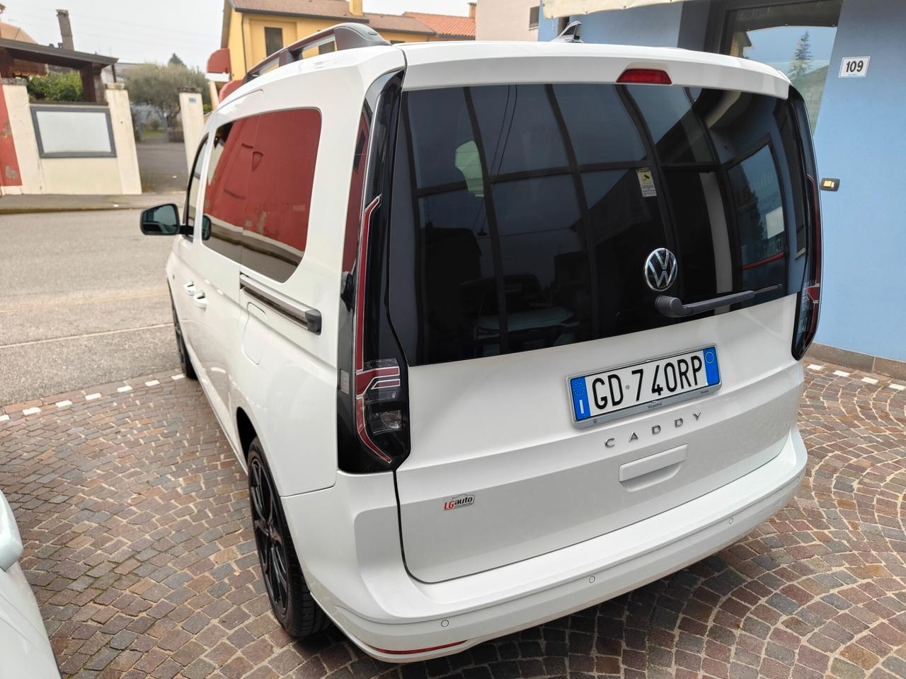 Volkswagen Caddy 2.0 TDI 122 CV DSG Style