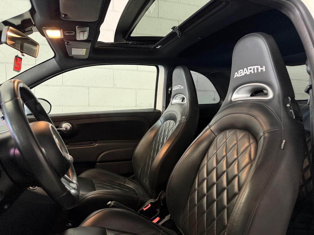 Abarth 595 1.4 Turbo T-Jet 165 CV Scorpioneoro