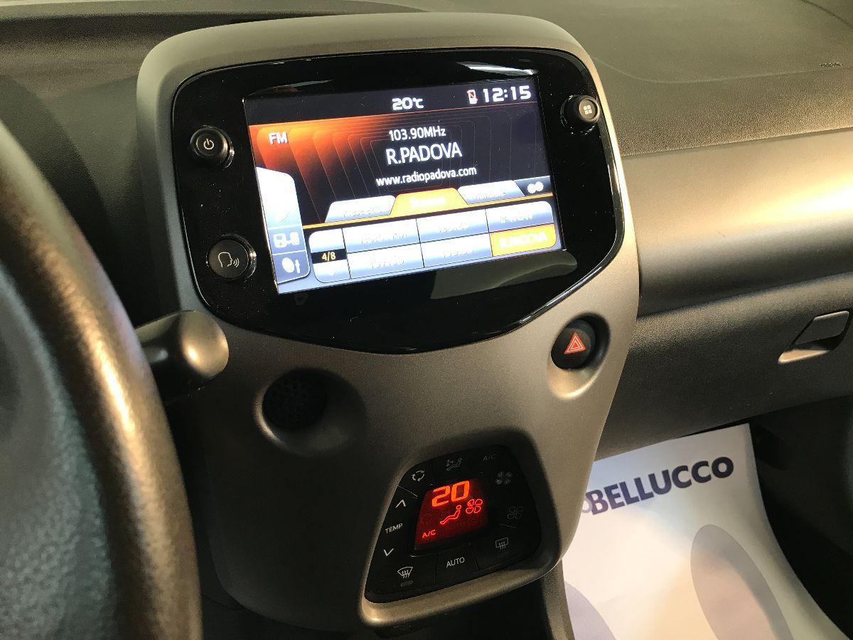 TOYOTA Aygo Connect 1.0 VVT-i 72 CV 5p. x-play