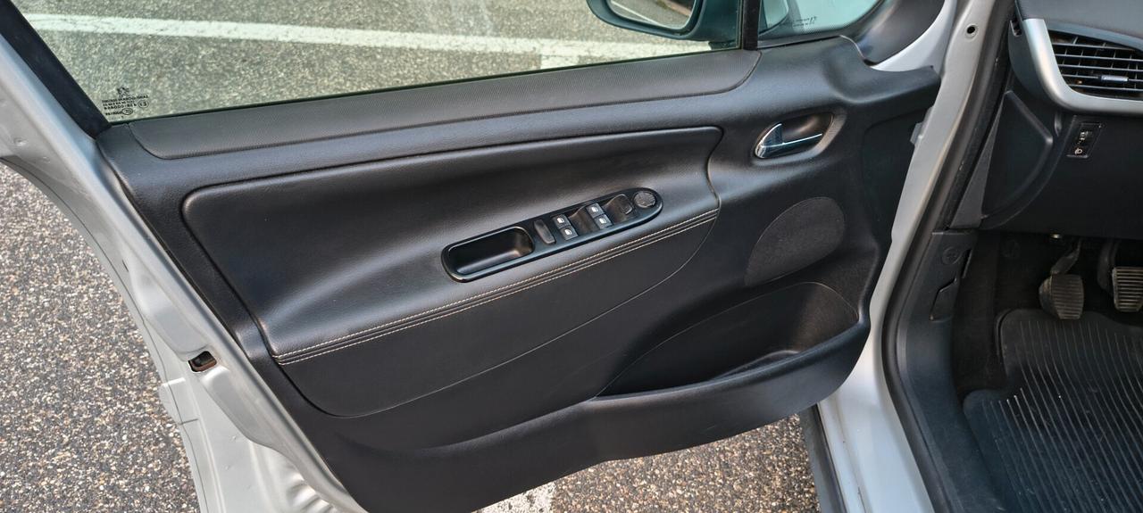 Peugeot 207 1.6 HDi 110CV SW XS Ciel