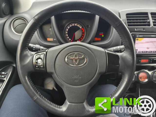 TOYOTA Urban Cruiser 1.4 D-4D AWD Luxury