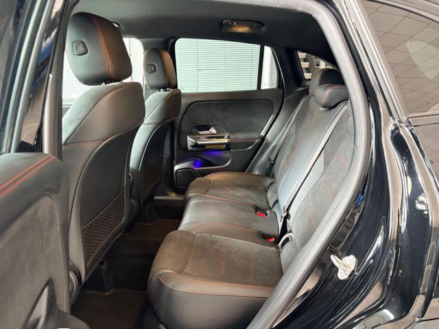 MERCEDES-BENZ GLA 180 d Premium AMG Night Pack AMBIENT * NEOPATENTATI *