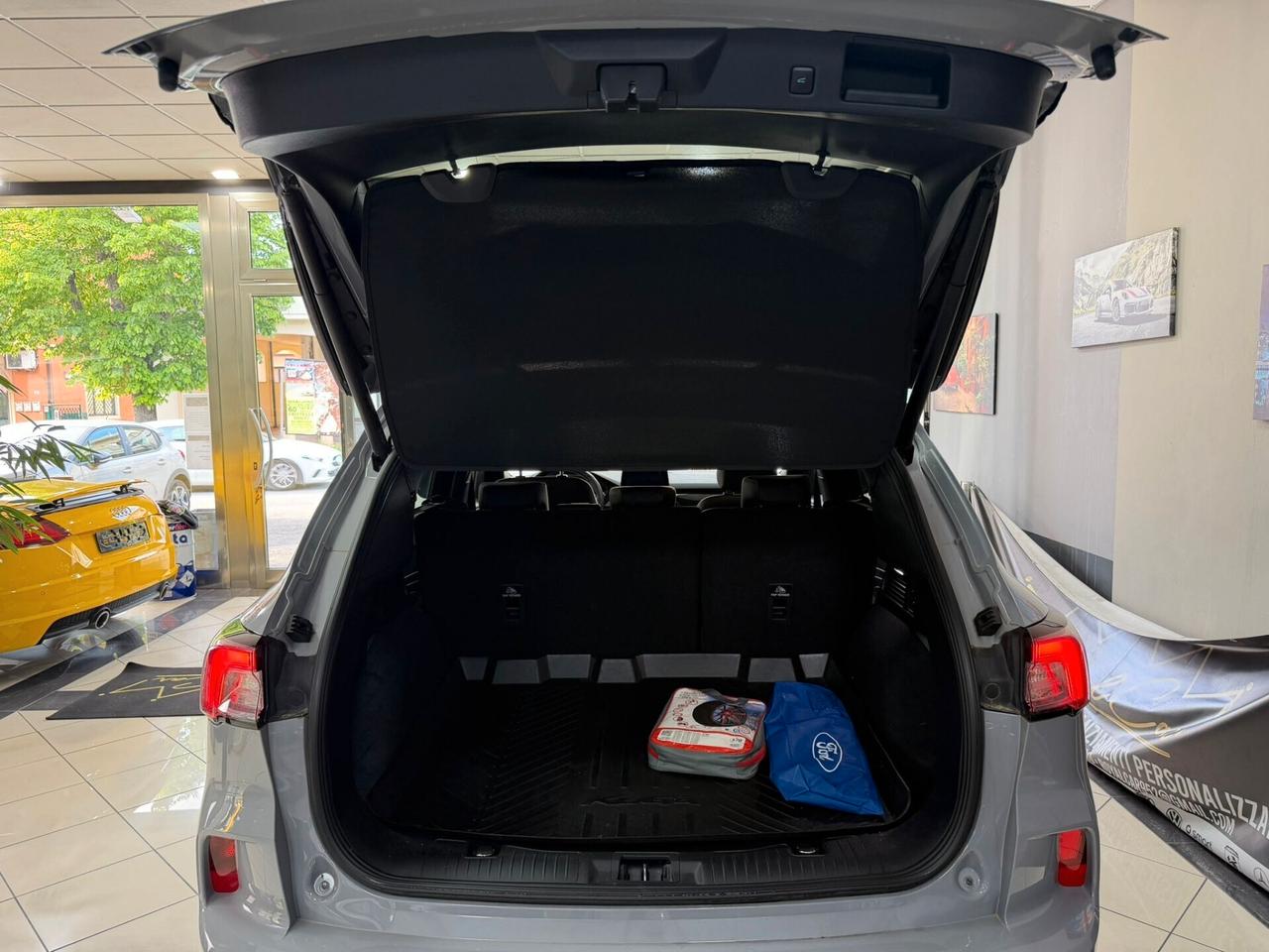 Ford Kuga 2.5 Full Hybrid CVT ST-Line