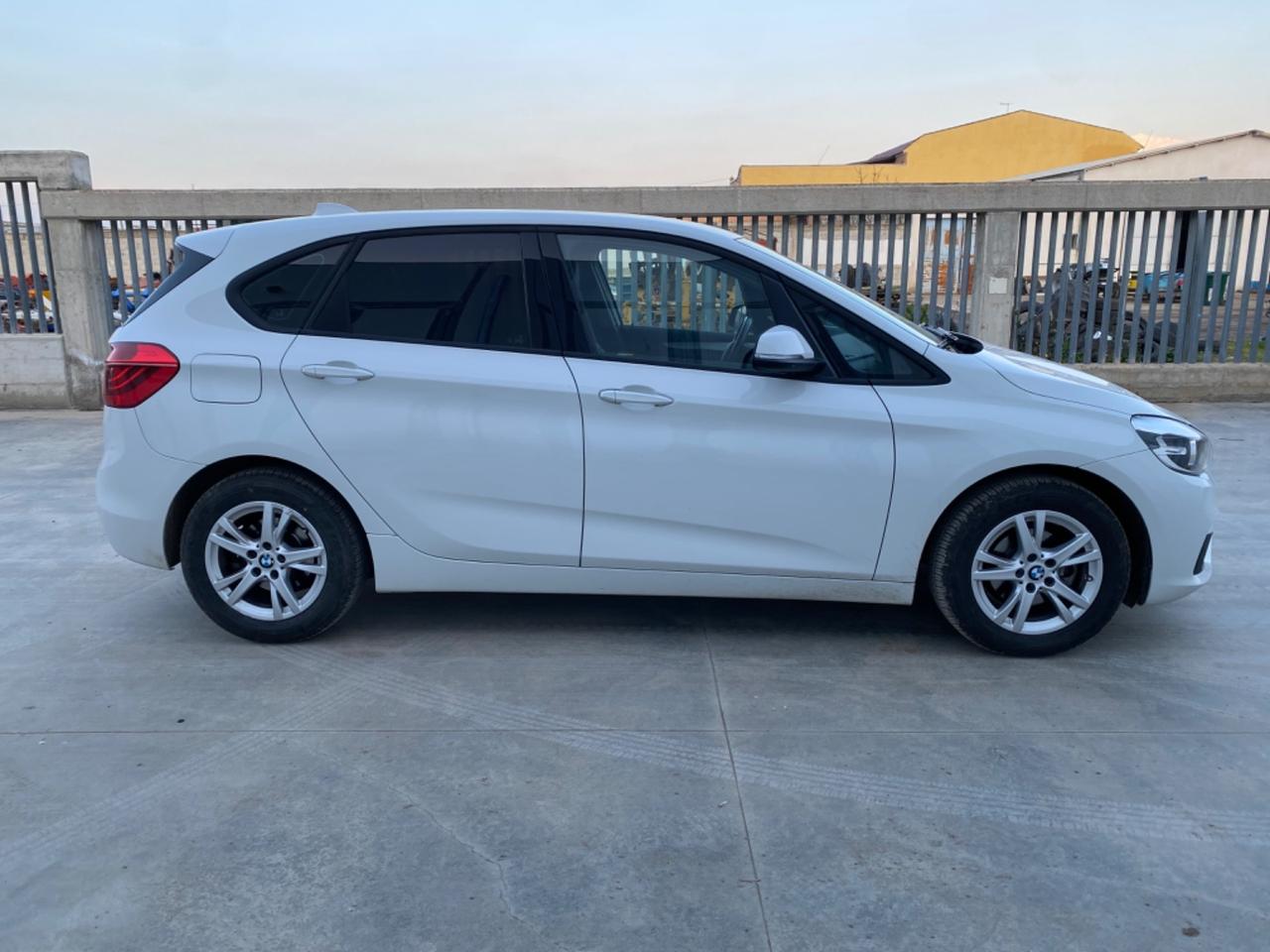 Bmw 2er Active Tourer 214d Avangarde