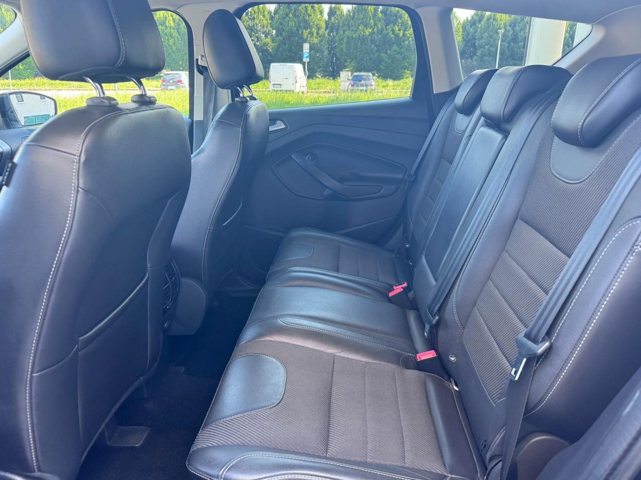 Ford Kuga 2.0 TDCI 150 CV S&S 4WD Powershift Titanium
