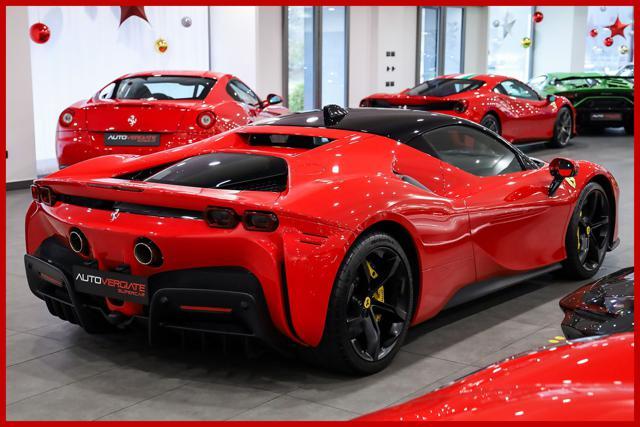 FERRARI SF90 STRADALE - LIFT - VOLANTE IN CARBONIO - IVA ESP